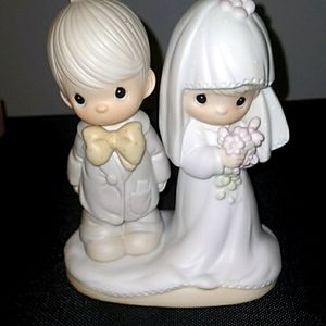 Wedding cake topper bride & groom